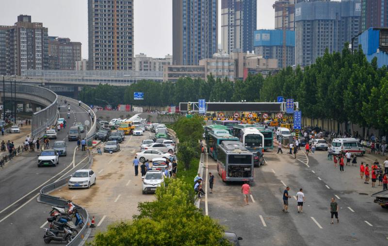 救援正在紧锣密鼓地进行 救援正在紧锣密鼓地进行