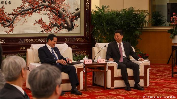 中国国台办主任宋涛3月30日在湖北武汉会见马英九,4月6日又在上海举办饯行晚宴 ... 中国国台办主任宋涛3月30日在湖北武汉会见马英九,4月6日又在上海举办饯行晚宴 ...