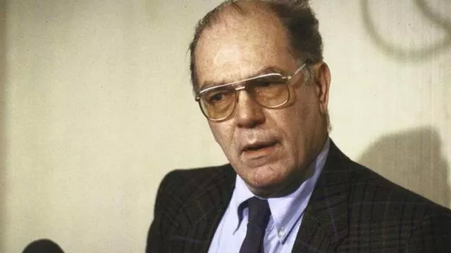 林登·拉罗奇 (Lyndon LaRouche) 林登·拉罗奇 (Lyndon LaRouche)