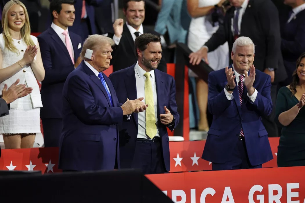 本周的共和党全国代表大会将焦点从民主党的内斗上转移开 本周的共和党全国代表大会将焦点从民主党的内斗上转移开